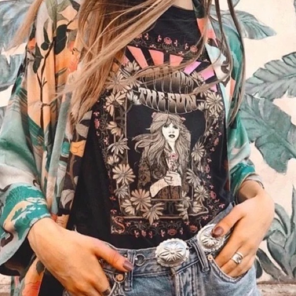 Private Label Tops - Stevie Nicks Follow The Sun Graphic Tee Shirt NWT